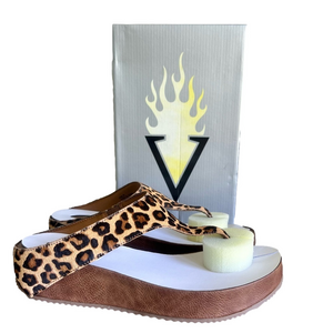 Volatile NEW Women’s Texhoma Calf Hair Animal Print Wedge Sandal Size 8 #B1415